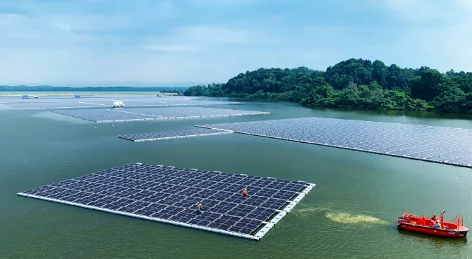 Das weltweit größte schwimmende Kraftwerk zur Trinkwasserspeicherung